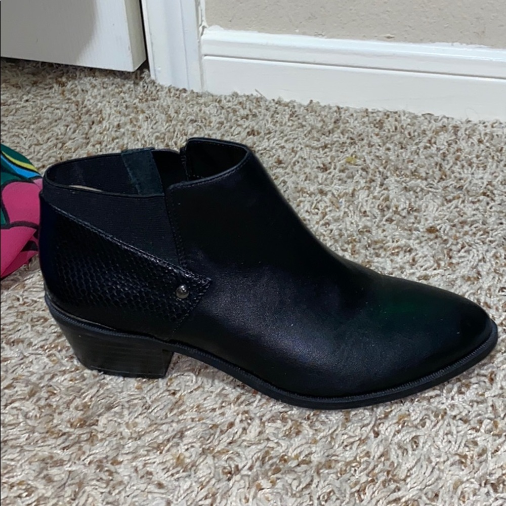 Vera wang booties